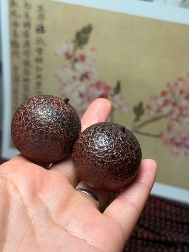 印度小叶紫檀陈化老料｜桂圆把玩件｜团团圆圆