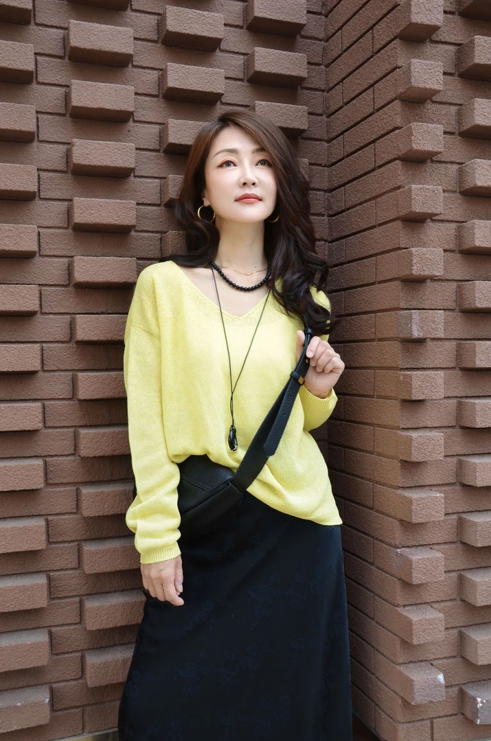 和纸纱超凉爽透气V领极简上衣