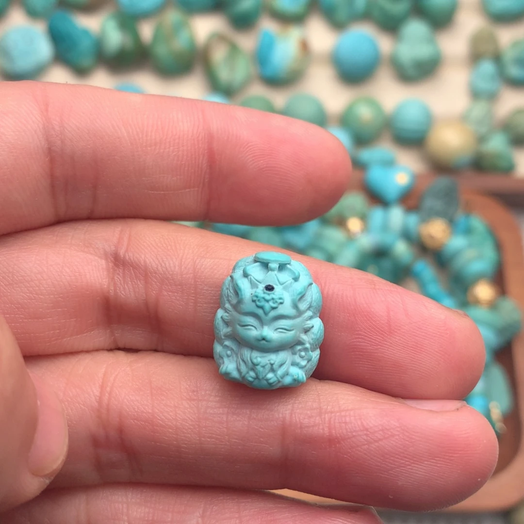 绿松石未镶嵌颈饰