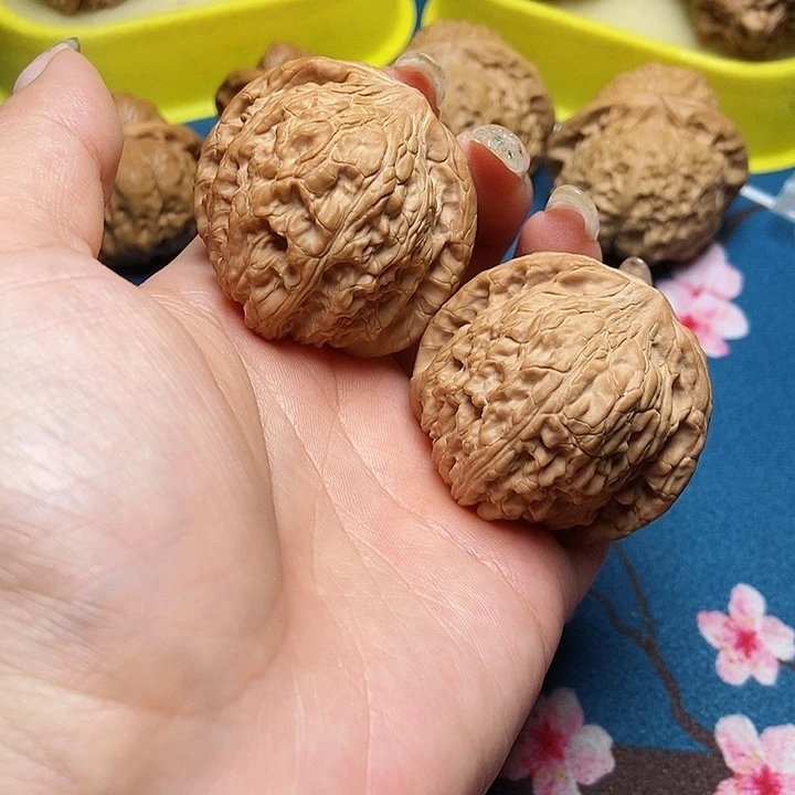 桃核吊坠绣球狮子头