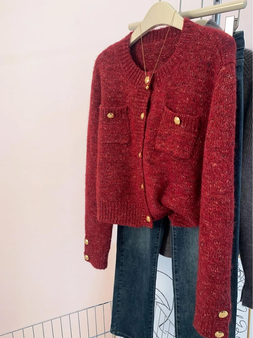 法式小香风红色毛衣外套女2025秋季新款大码胖mm正肩针织开衫上衣