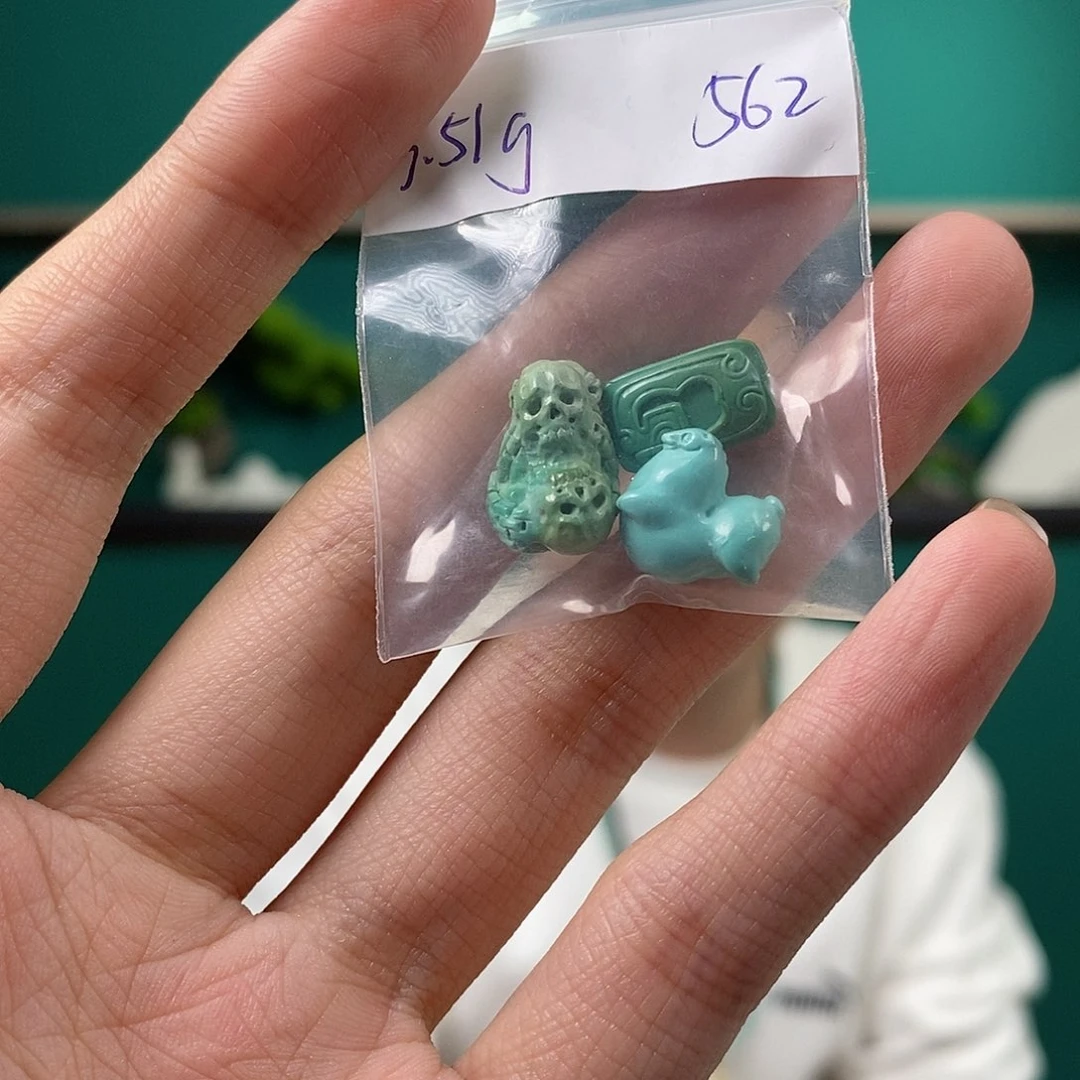 绿松石未镶嵌珠宝奇石