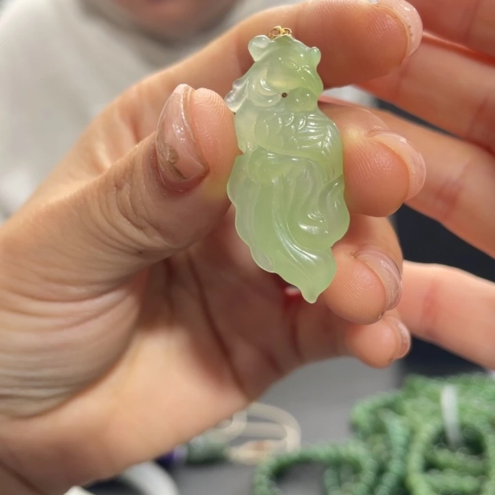 和田玉18K金镶嵌颈饰翠青颈饰