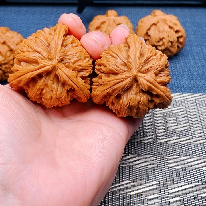 野***腾吊坠文玩核桃三棱