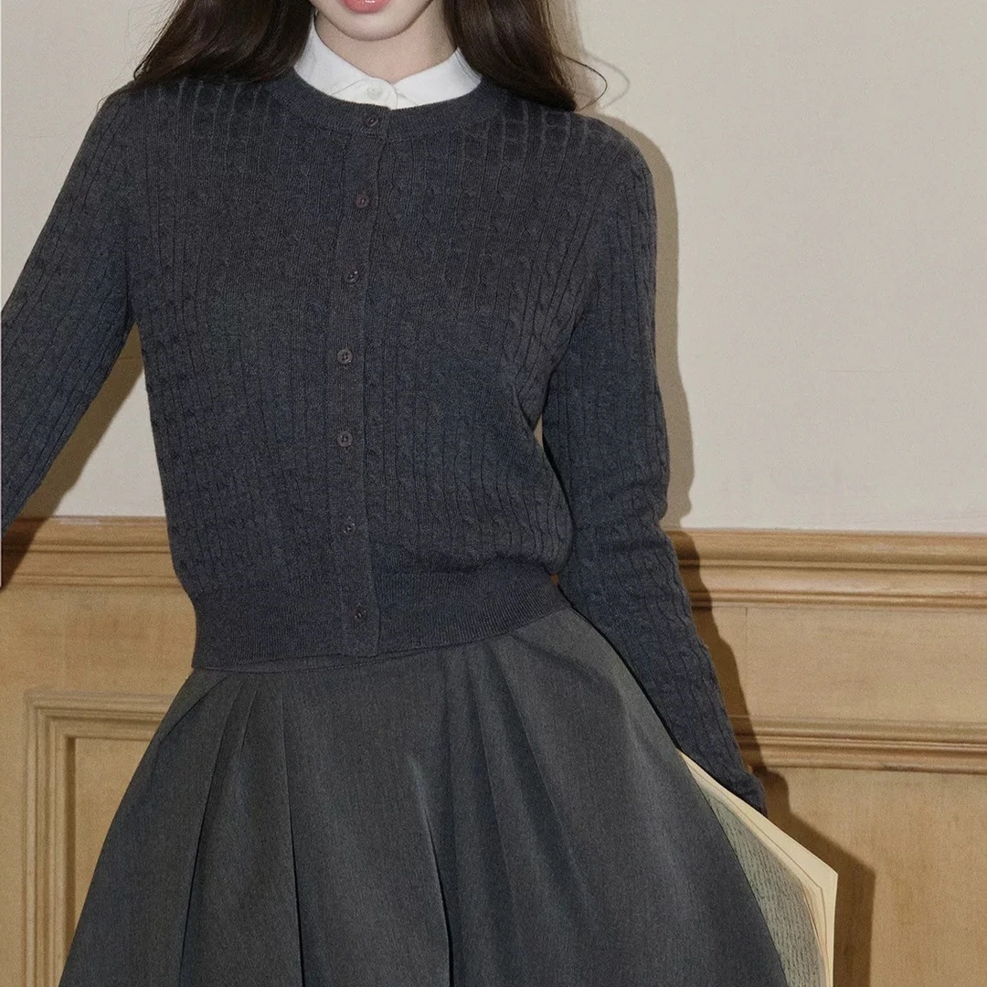 立体绞花毛织开衫羊毛混纺圆领毛衣长袖外搭上衣女秋冬