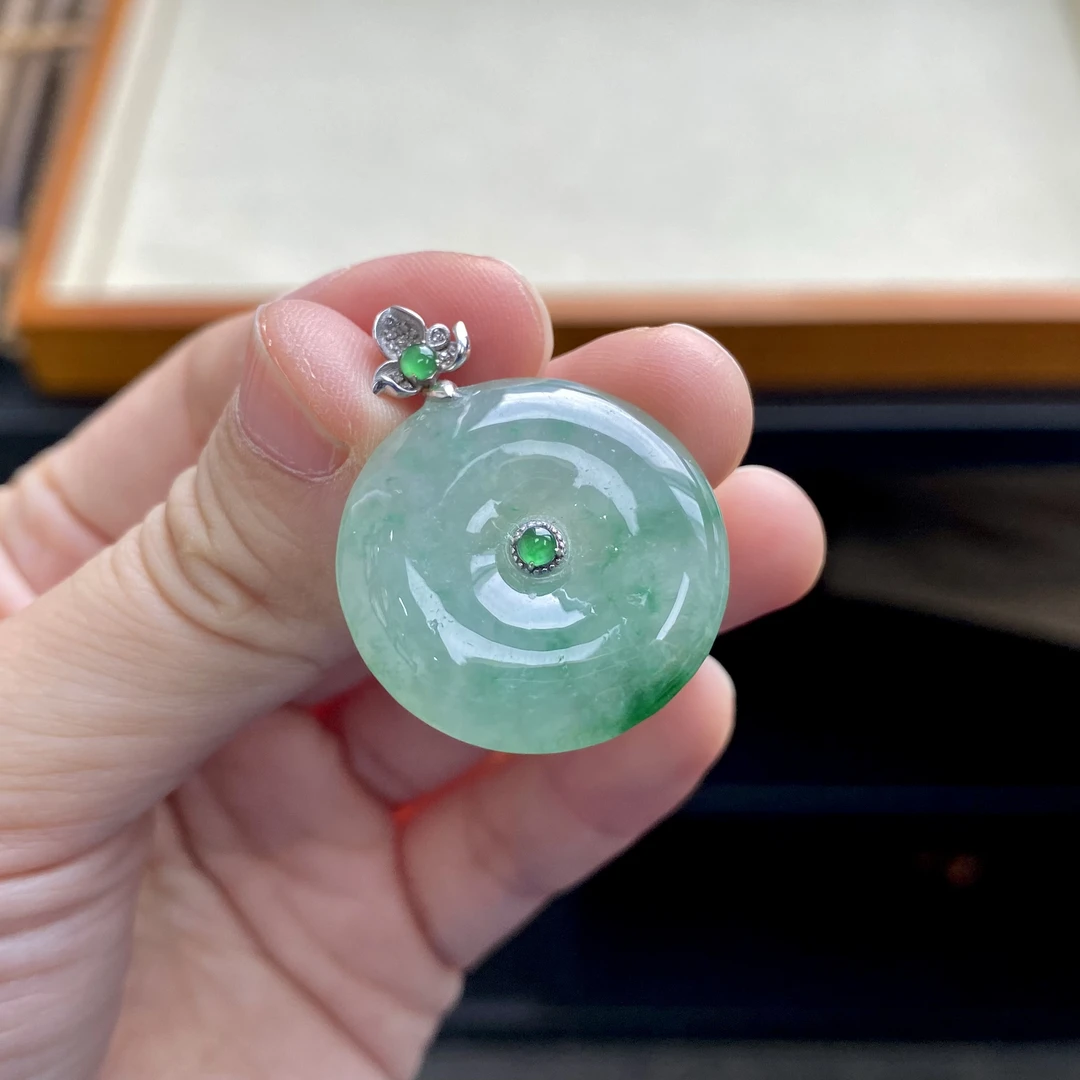 如意宝珠宝 18K金钻石镶嵌冰阳绿平安扣天然翡翠玉石吊坠DS32