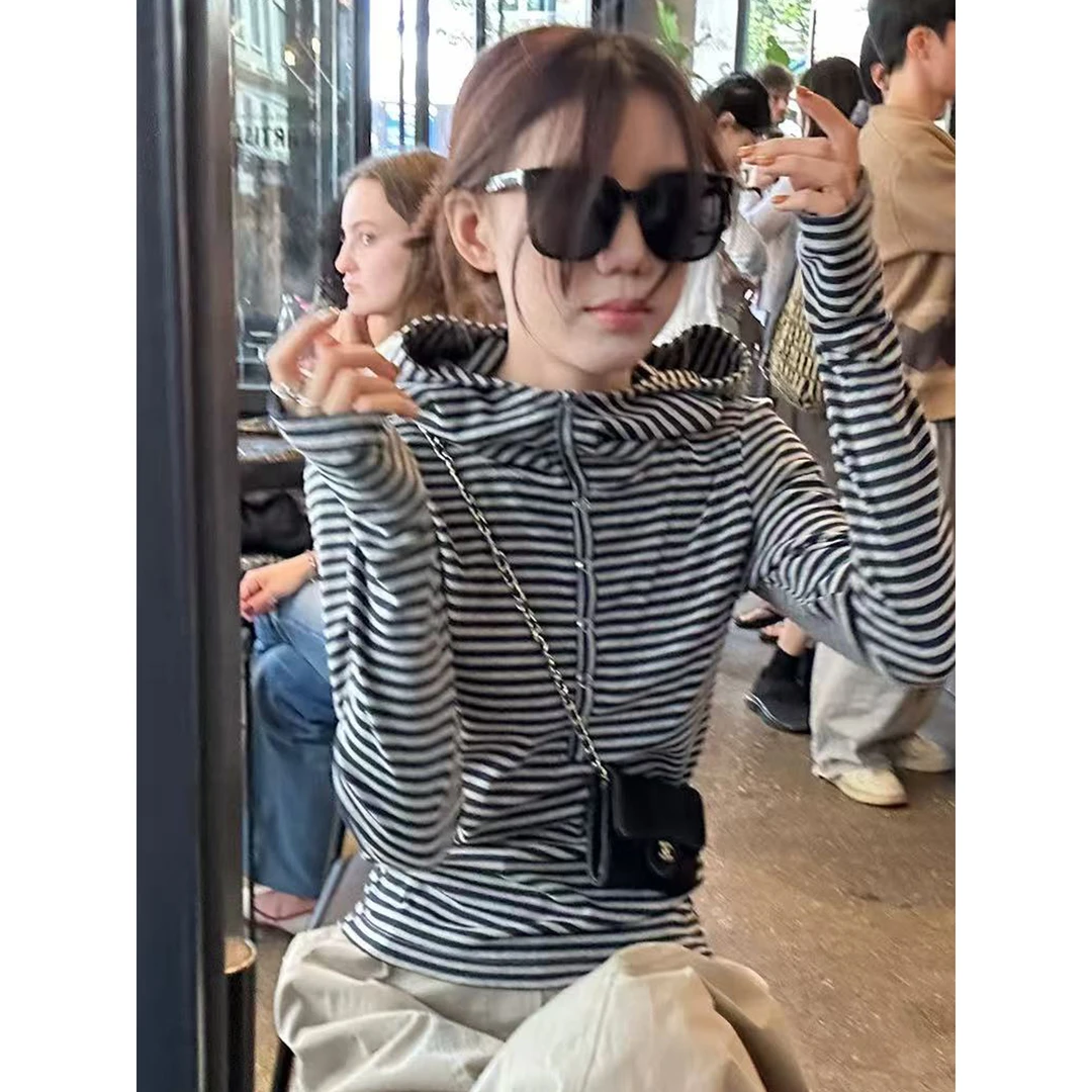 高街条纹连帽长袖t恤女2025早秋新款帽衫高级感独特修身显瘦上衣
