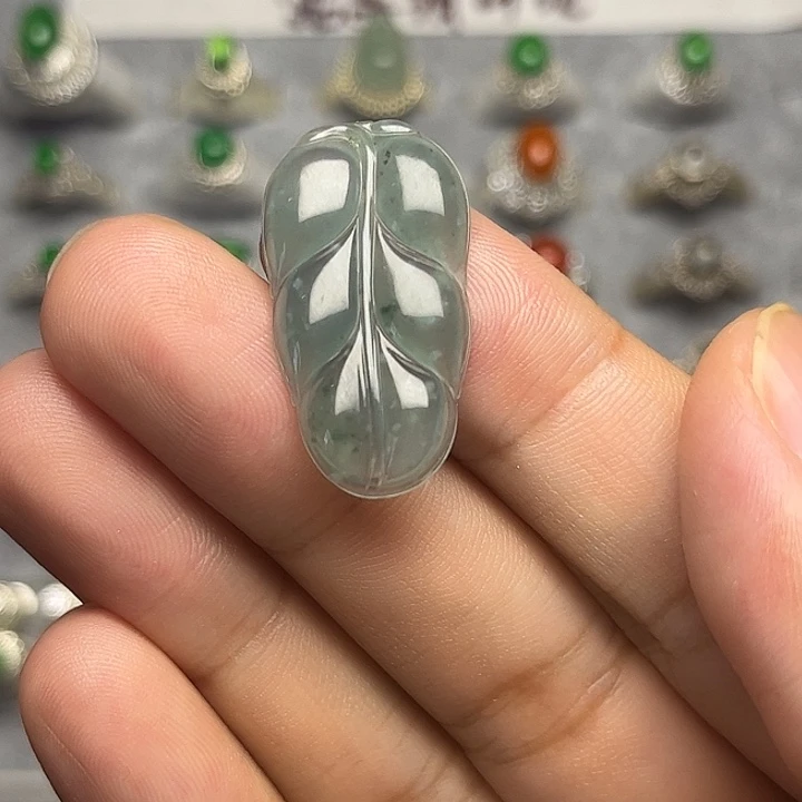翡翠未镶嵌吊坠(不含链)翡翠叶子吊坠