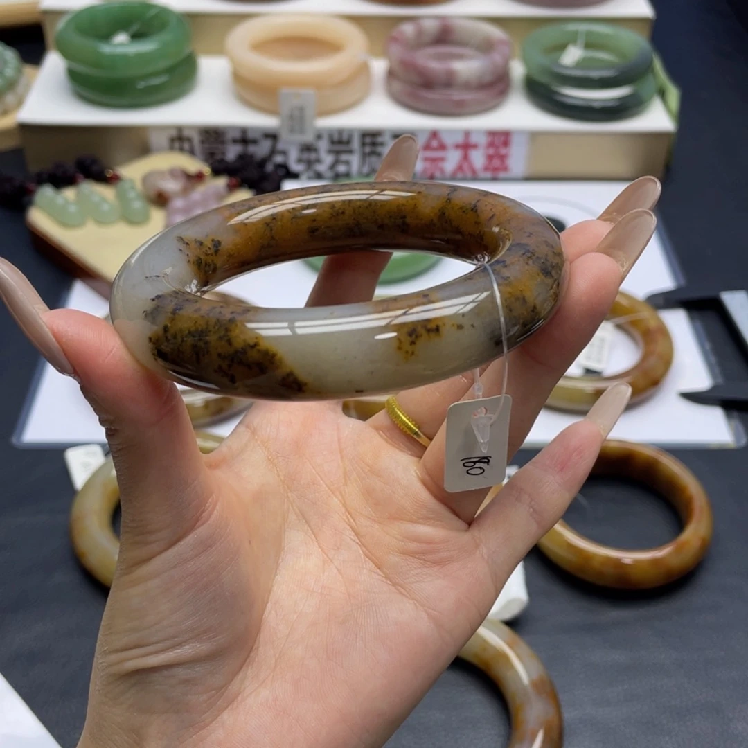 未镶嵌手镯石英质玉王****6