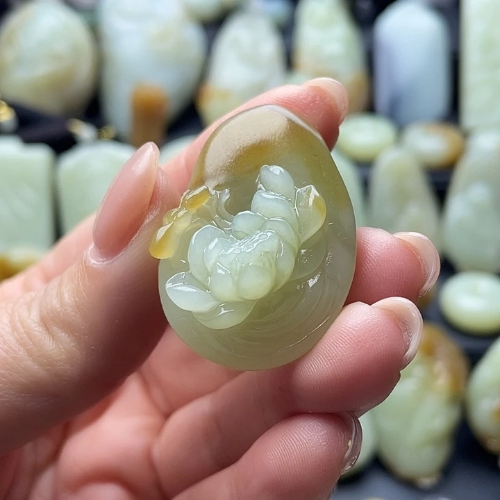 和田玉（糖玉）未镶嵌颈饰