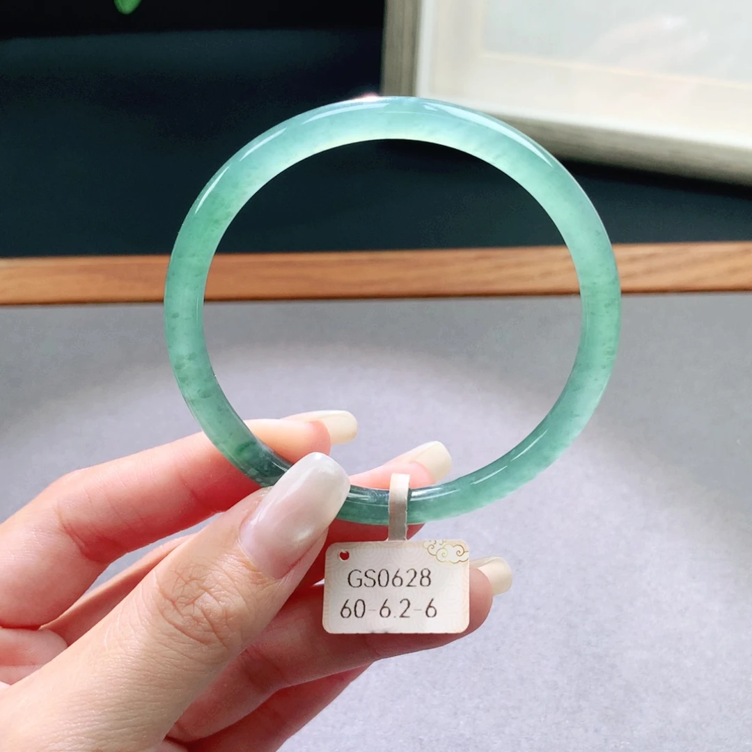 未镶嵌手镯翡翠天然
