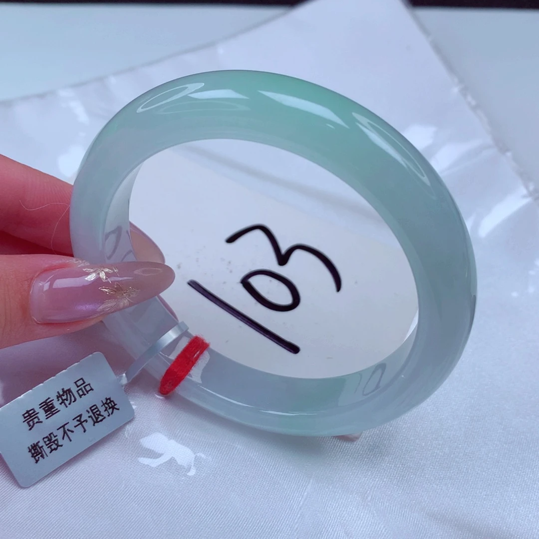 翡翠手镯未镶嵌翡翠57