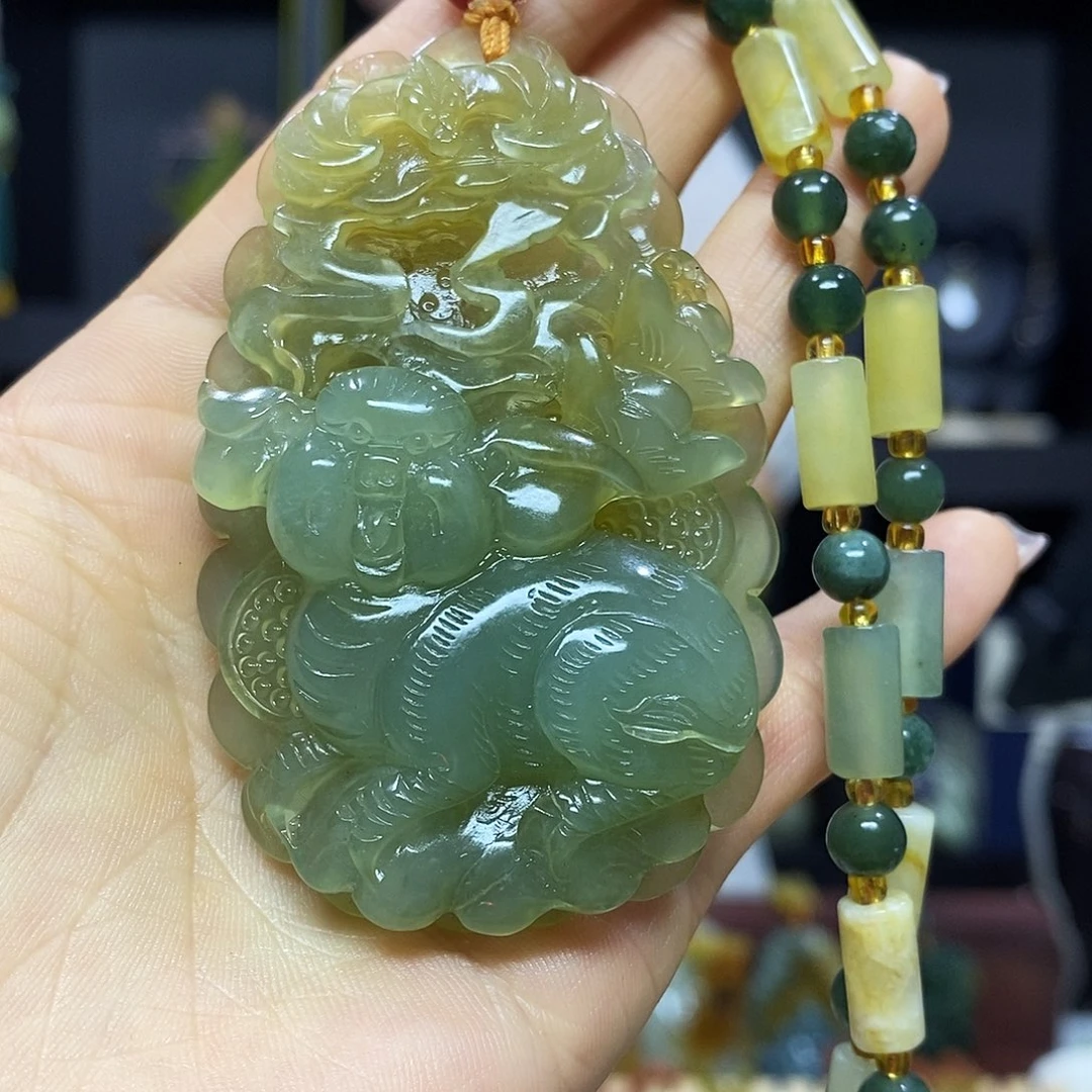 岫玉未镶嵌挂件吊坠