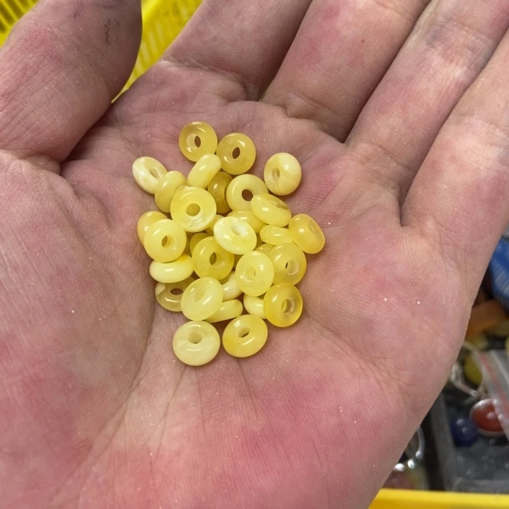 未镶嵌蜜蜡裸石多样性发货其一