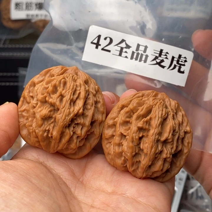 把件文玩核桃42麦虎全品52克