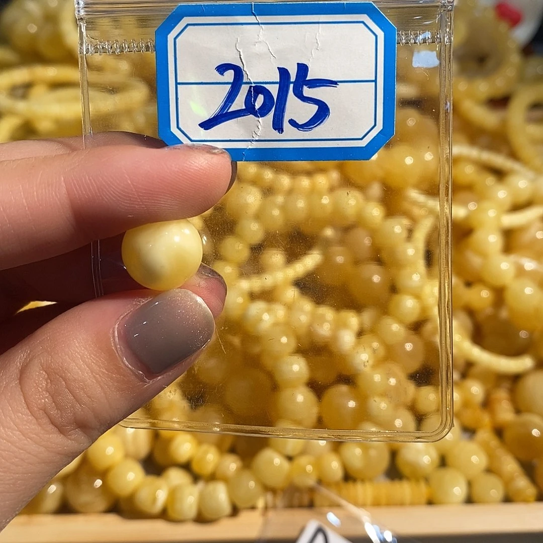 未镶嵌琥珀珠宝奇石2015
