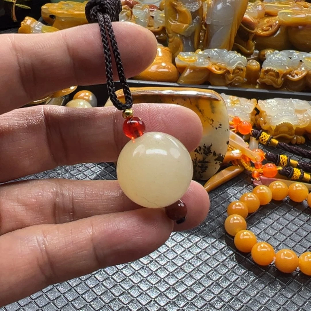 石英质玉未镶嵌颈饰