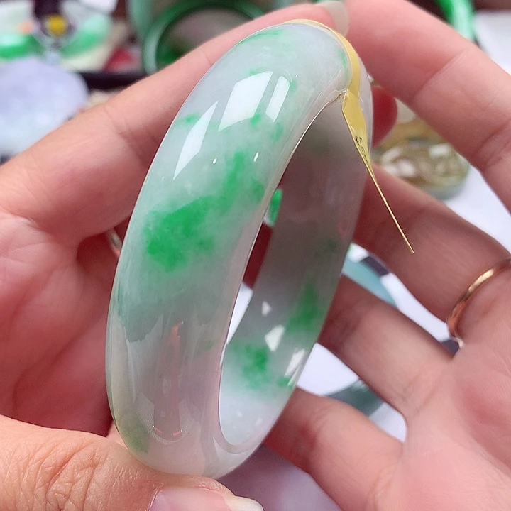 翡翠未镶嵌手镯翡翠