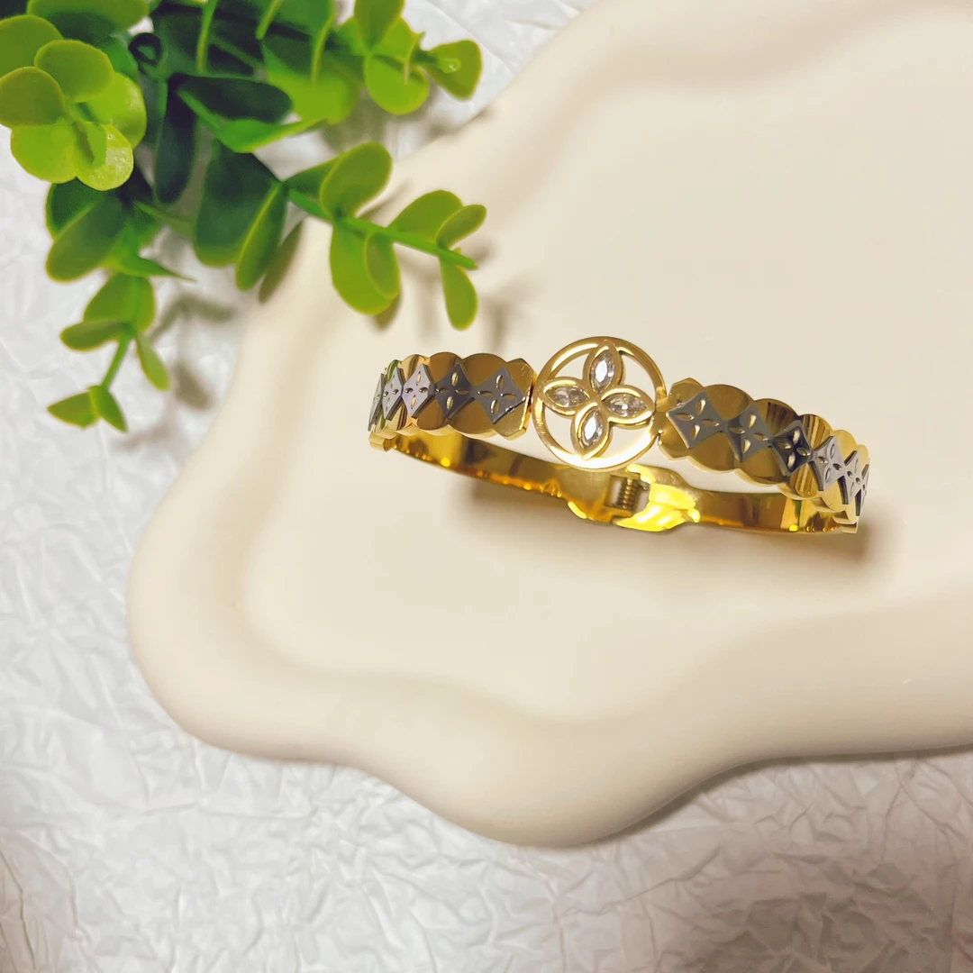 钛钢合成锆石手镯 3190钛钢高定米字老花拼色开口手镯（圈口58*60）