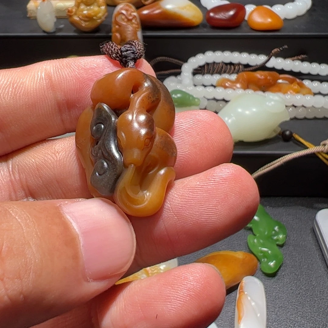颈饰未镶嵌和田玉
