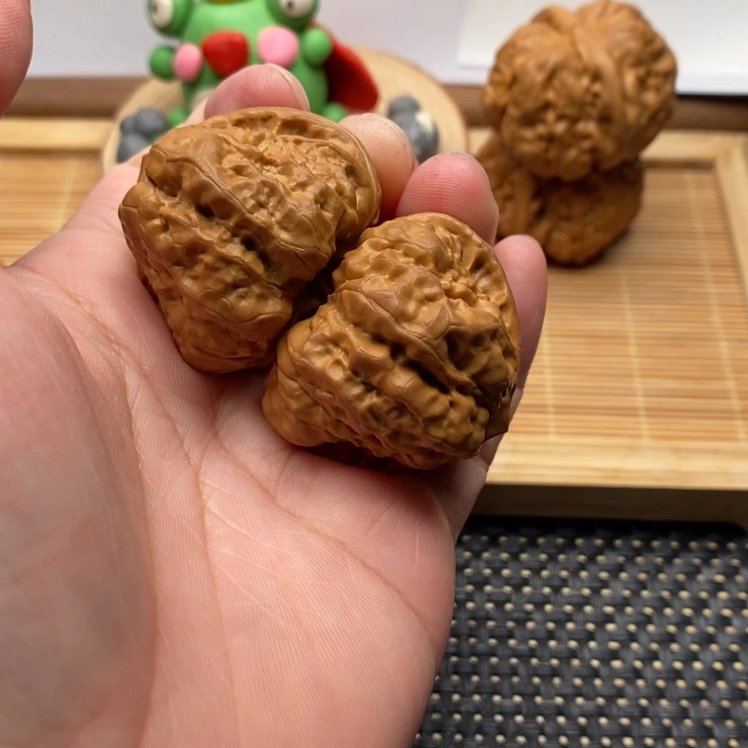 文玩核桃把件三角边39
