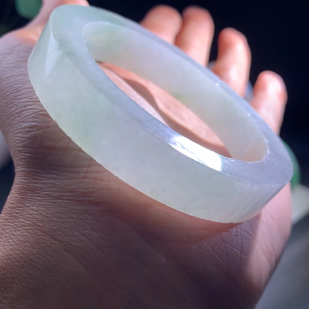 定制翡翠未镶嵌手镯