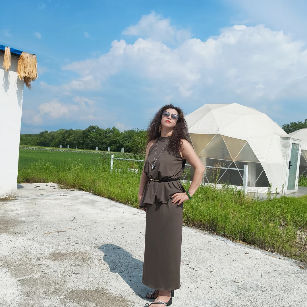 夏季新款轻奢气质小香风咖色休闲小众上衣半身裙套装女显瘦