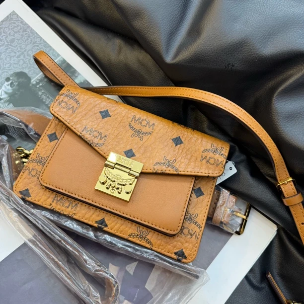 99新 MCM 大麦中古/mcm干邑色风琴斜挎包/斜挎包