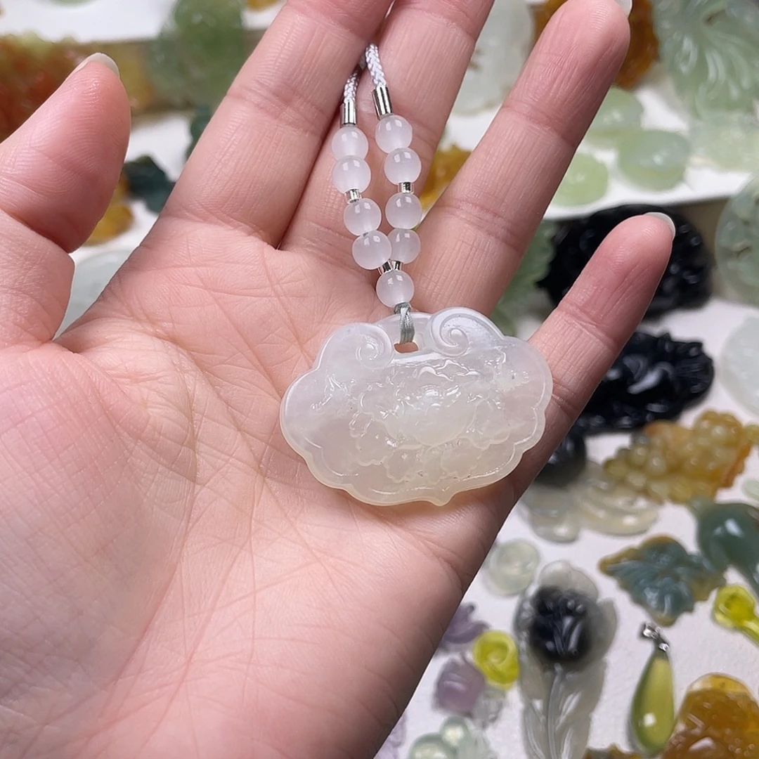 蛇纹石玉未镶嵌颈饰