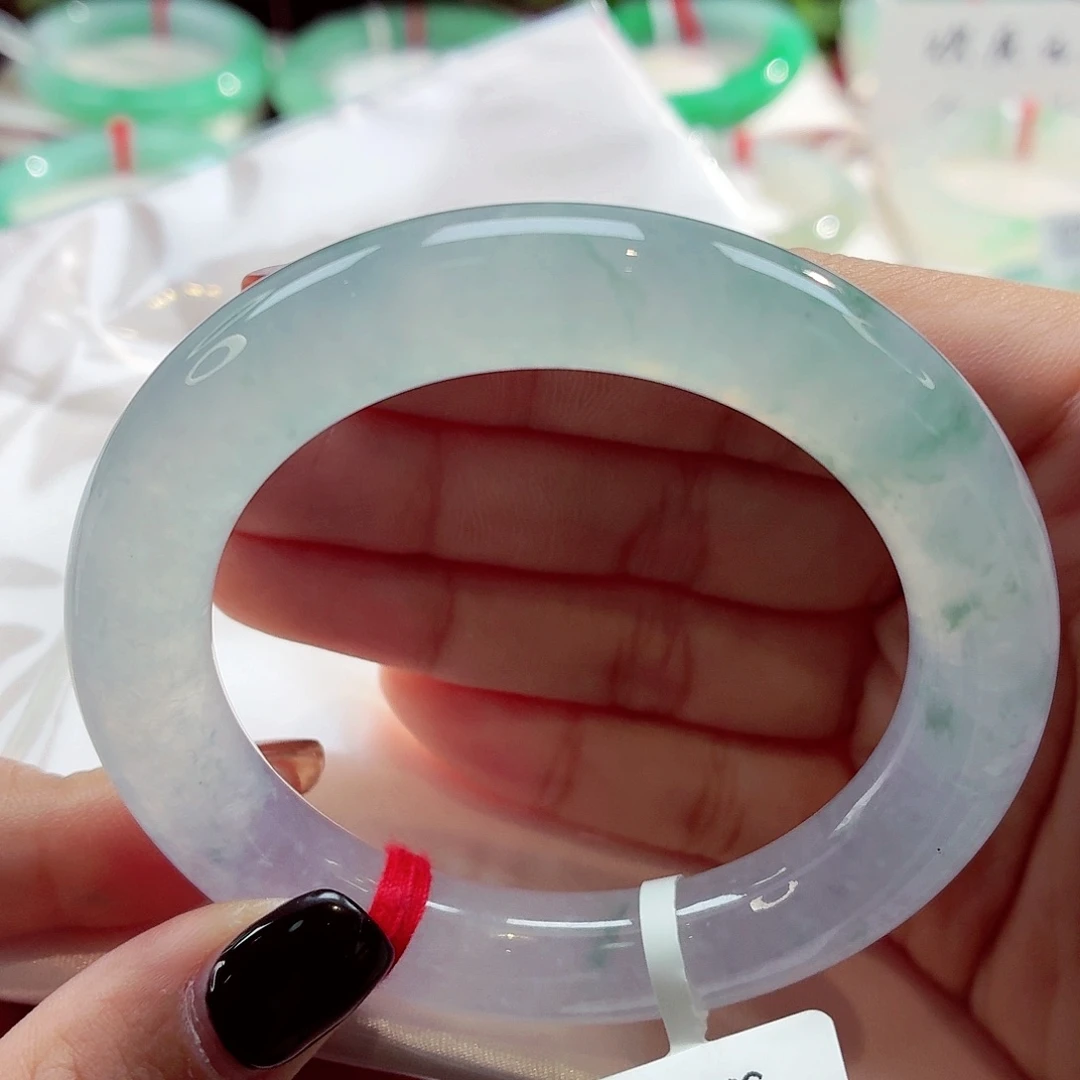 翡翠未镶嵌手镯（圆镯）白冰底飘绿花上新68-055