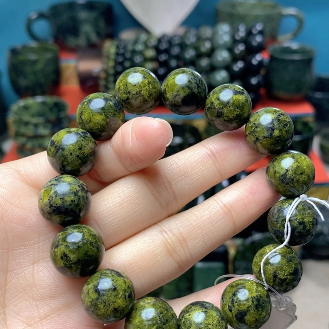 一***蛇纹石玉未镶嵌吊坠(不含链)