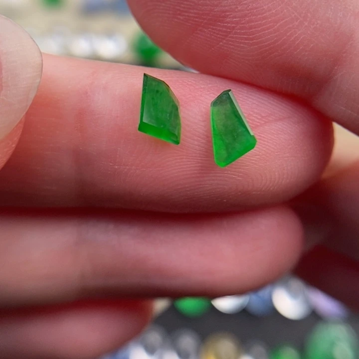 定制翡翠未镶嵌翡翠