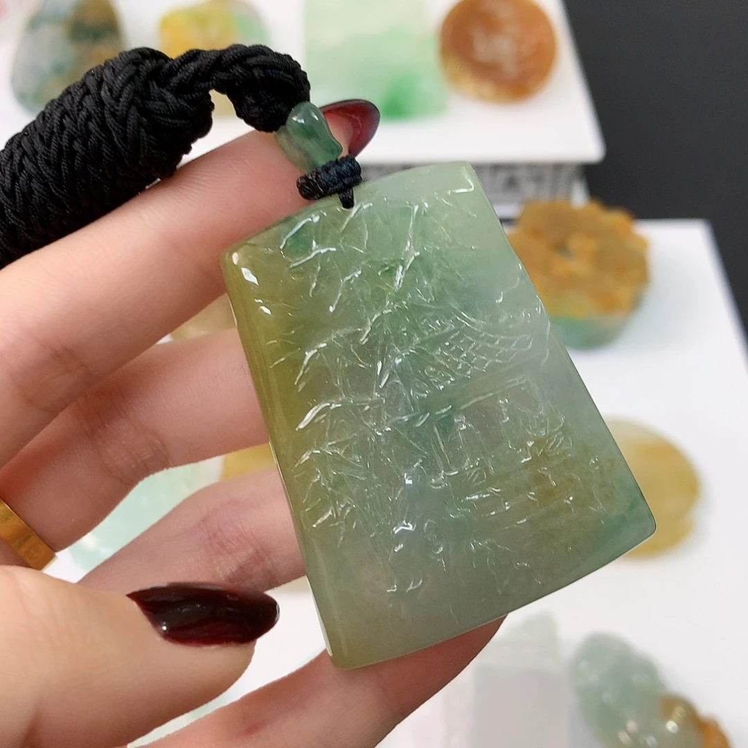 翡翠未镶嵌颈饰山水牌