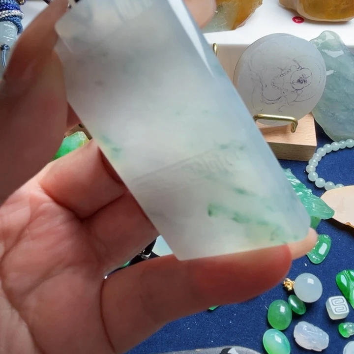 晨***粥翡翠未镶嵌颈饰天然
