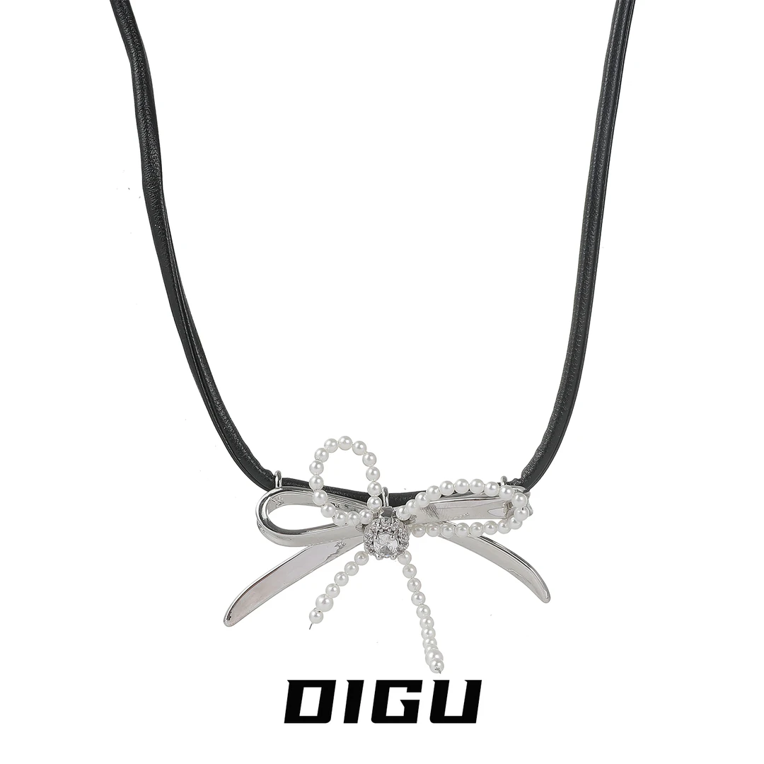 嘀咕家 铜合金皮质项链 甜酷风金属珍珠蝴蝶结项链皮质锁骨链颈链