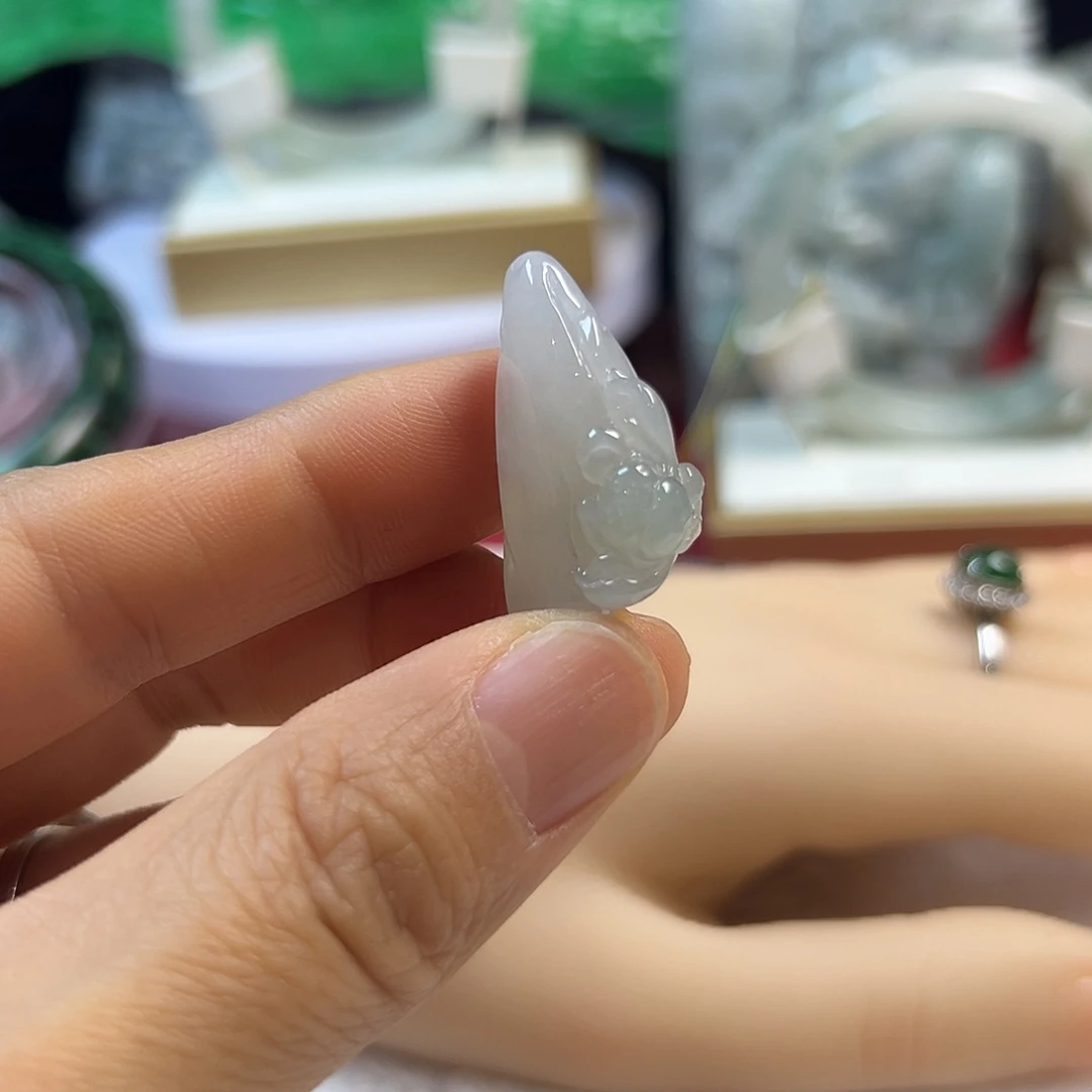 颈饰未镶嵌翡翠缅甸天然A货翡翠荷花吊坠