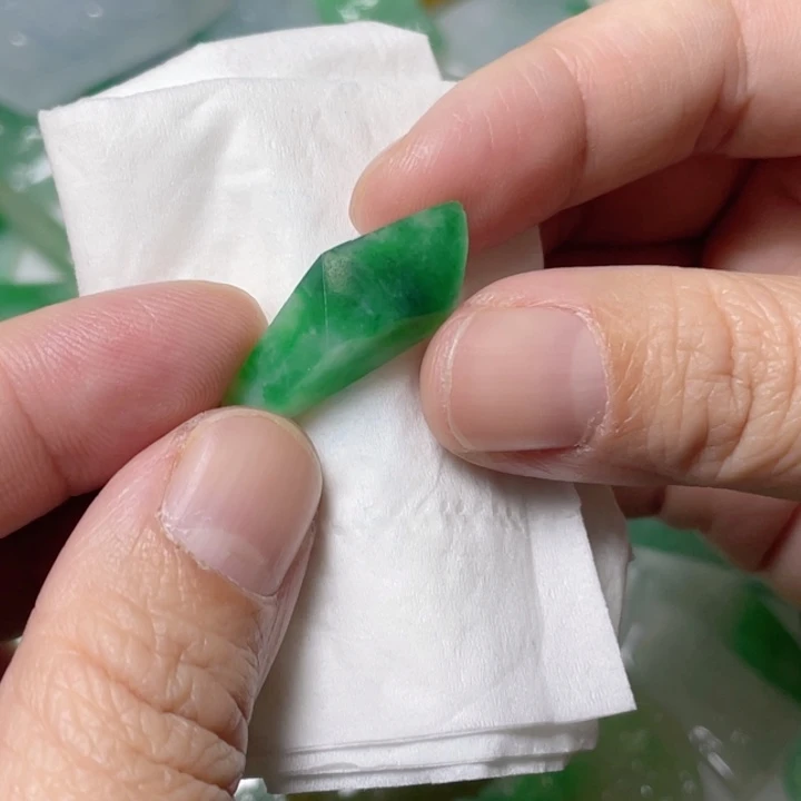 定制翡翠未镶嵌包工