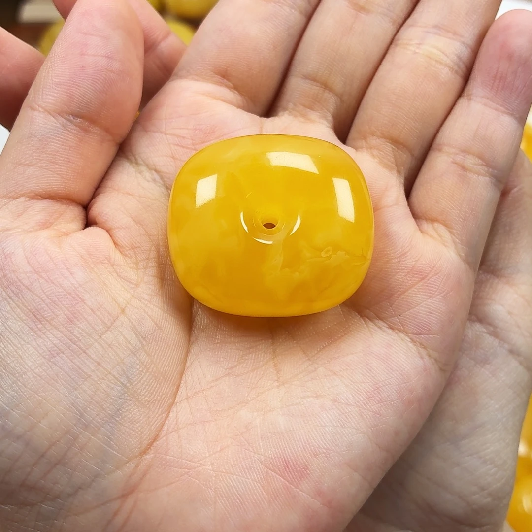 蜜蜡颈饰未镶嵌焦皮妖花方扣
