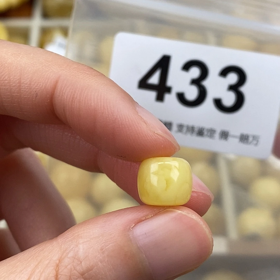 蜜蜡未镶嵌珠宝奇石10
