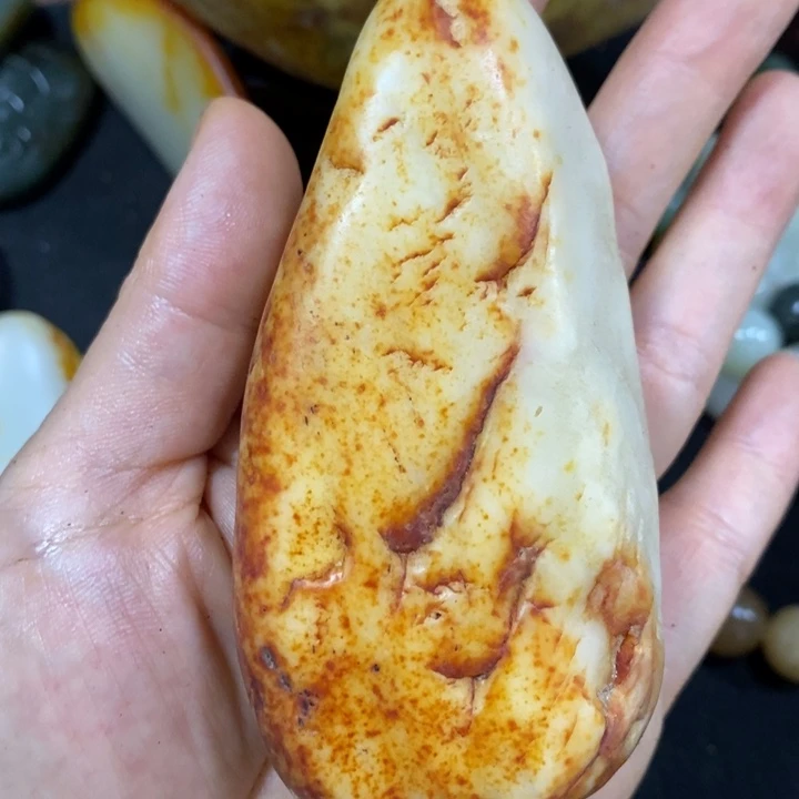 寒***隐未镶嵌和田玉（糖玉）挂件