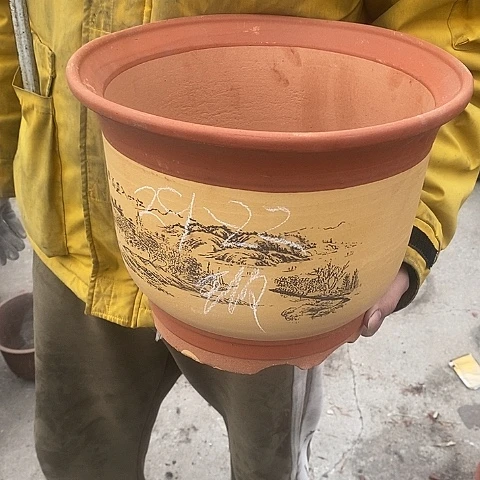 紫砂中国宜兴紫砂花盆，