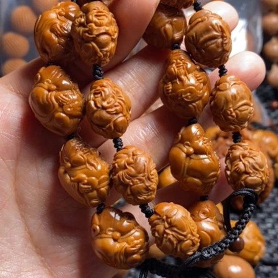 橄榄核吊坠三****厂一条小八方35，一条小官帽50