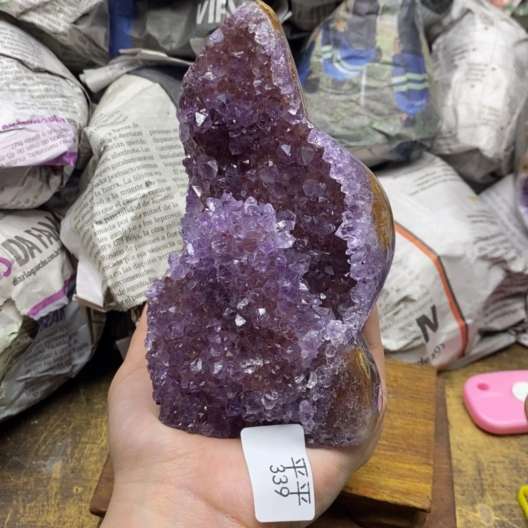 乌拉圭未镶嵌紫晶