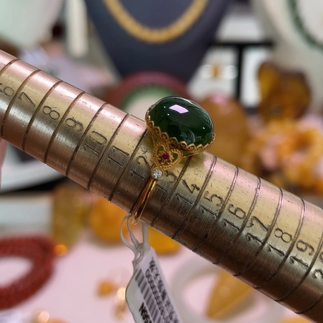 和田玉（碧玉）18K金镶嵌珠宝奇石13.5/14 固圈