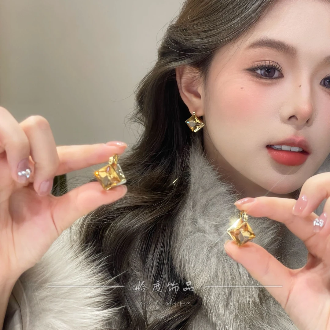 【恰度】秋日流光风棕色方块锆石耳扣