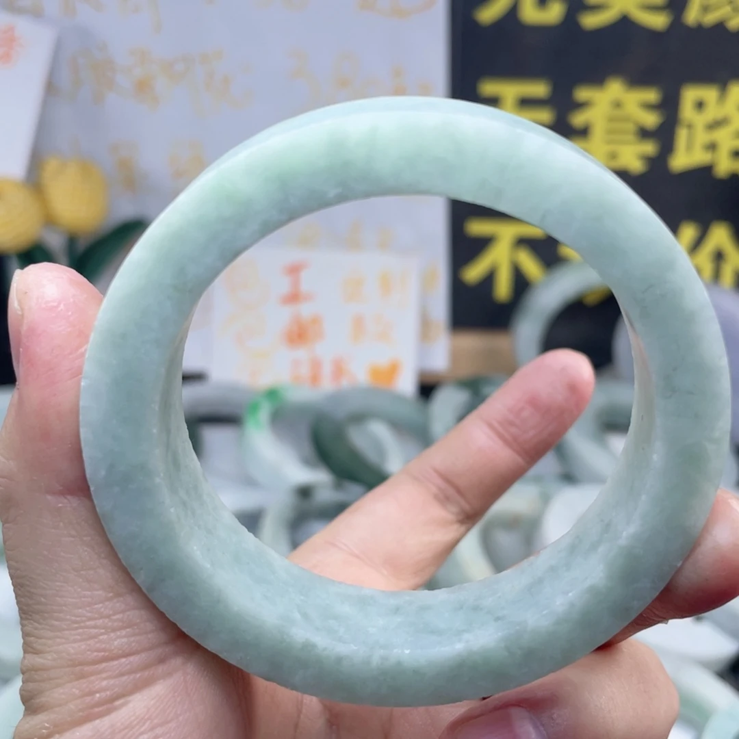 定制翡翠未镶嵌翡翠手镯定制