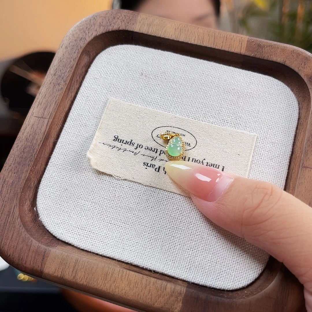 翡翠18K金镶嵌吊坠(不含链)缅料A货 中地大质检发货