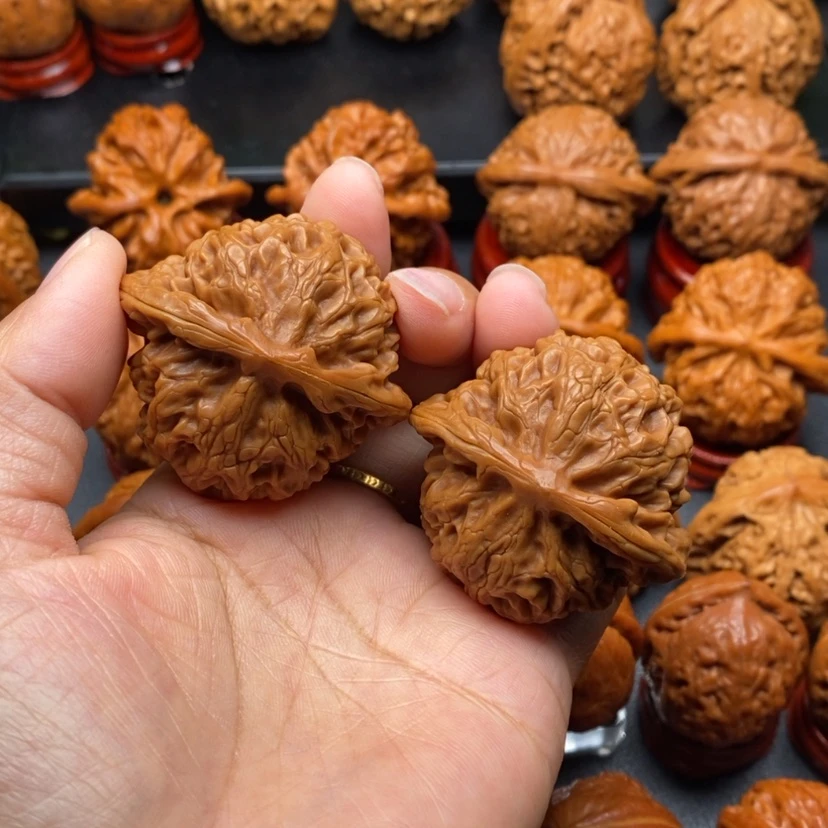 【闪购商品】文玩核桃把件45宫灯