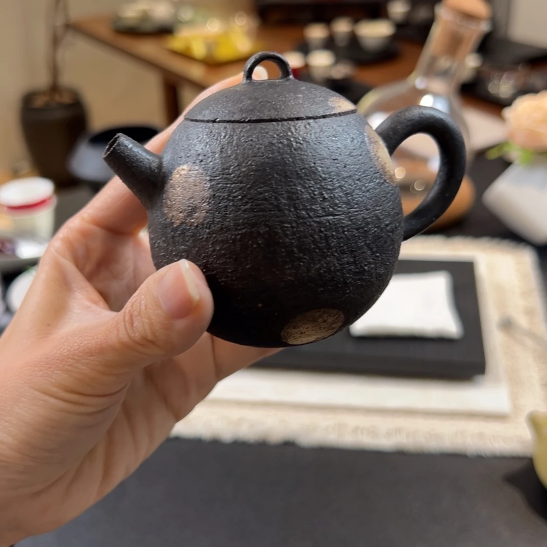 梵星波点黑陶茶壶