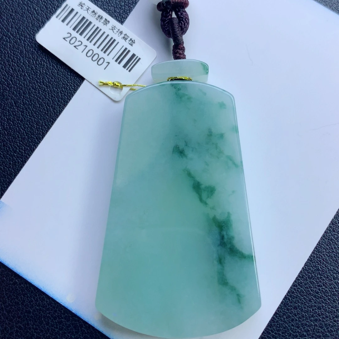 翡翠未镶嵌颈饰无事牌